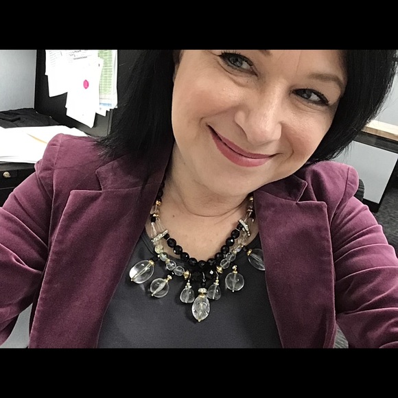 Meet your Posher, Lisa - Picture 2 of 3